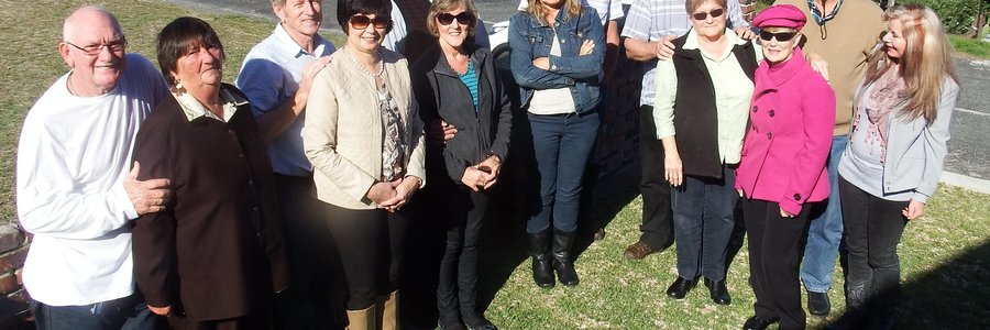 Die 7 egpare van die Birkenhead Boothengelklub wat ‘n spontane Vadersdag bring-en-braai aan huis van Philip en Lorraine Fourie geniet het